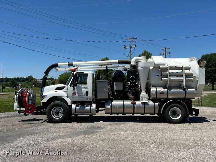 image for item FC2726 2009 International WorkStar 7400 sewer jetter truck