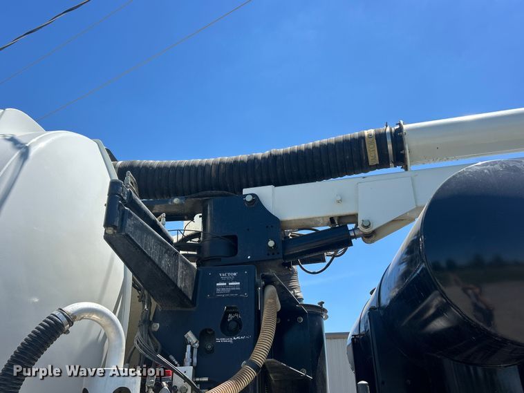 image for item FC2726 2009 International WorkStar 7400 sewer jetter truck