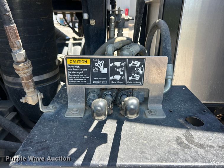 image for item FC2726 2009 International WorkStar 7400 sewer jetter truck