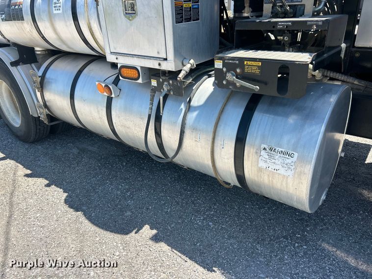 image for item FC2726 2009 International WorkStar 7400 sewer jetter truck