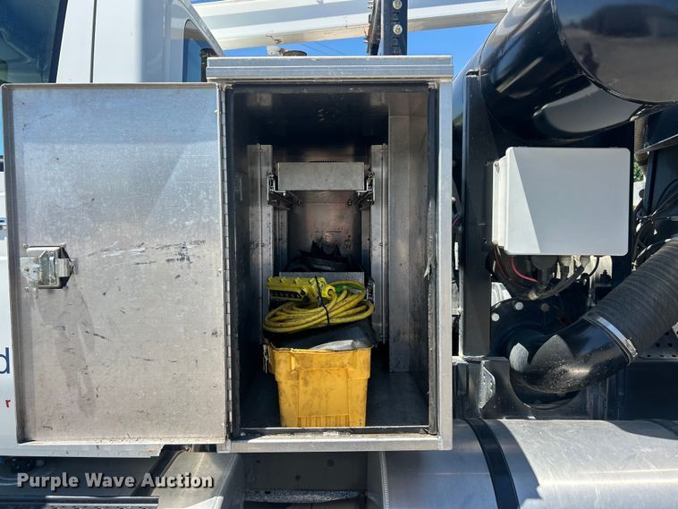image for item FC2726 2009 International WorkStar 7400 sewer jetter truck