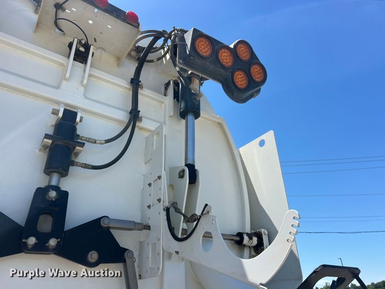 image for item FC2726 2009 International WorkStar 7400 sewer jetter truck