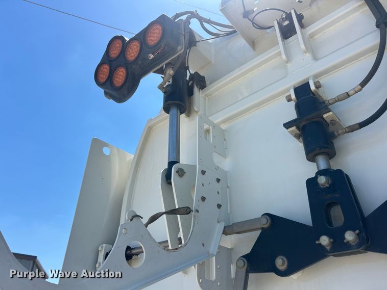 image for item FC2726 2009 International WorkStar 7400 sewer jetter truck