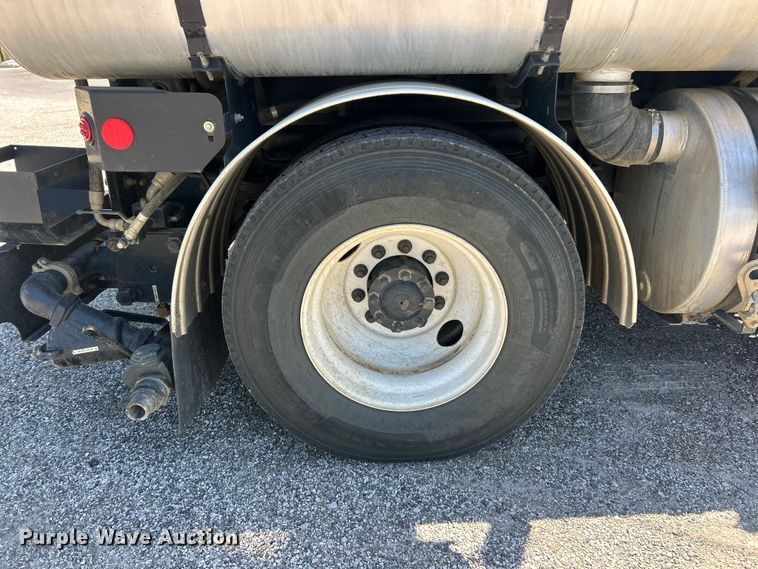 image for item FC2726 2009 International WorkStar 7400 sewer jetter truck