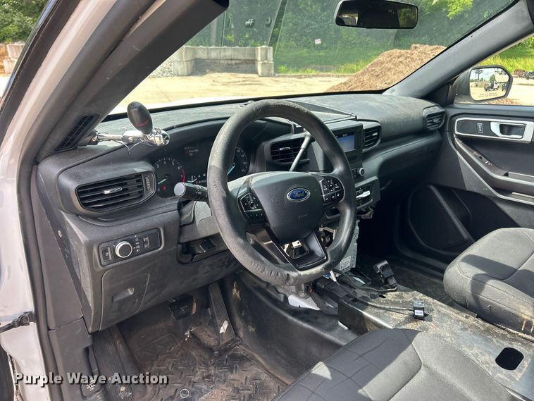 image for item FC2756 2020 Ford Explorer Police SUV