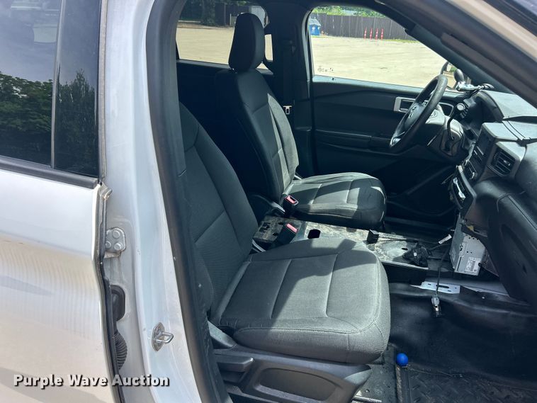 image for item FC2756 2020 Ford Explorer Police SUV
