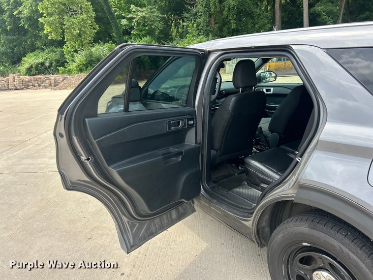 image for item FC2757 2022 Ford Explorer Police SUV