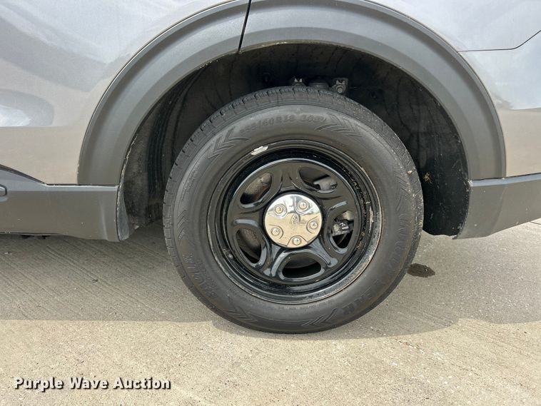 image for item FC2757 2022 Ford Explorer Police SUV