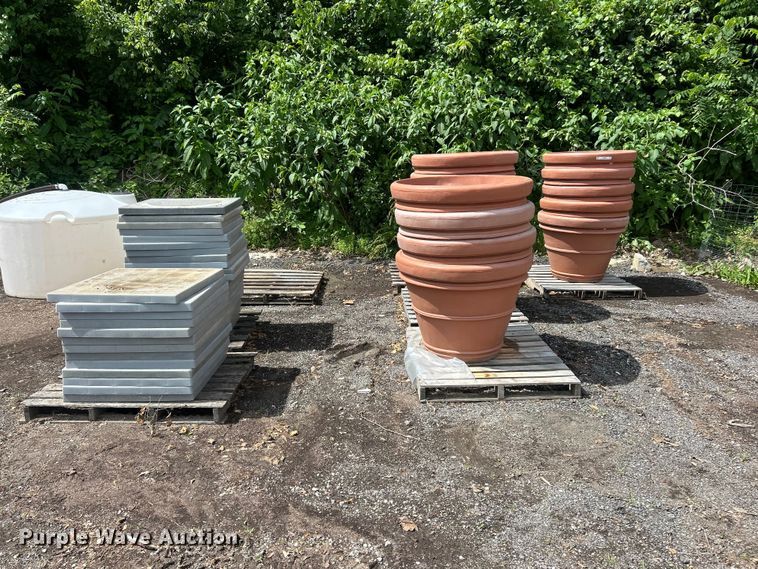 image for item FC2758 Flower pots