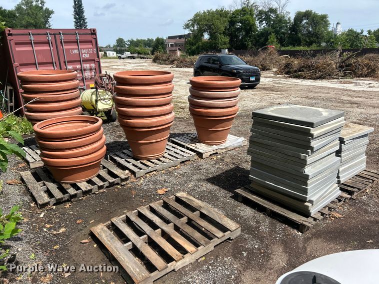 image for item FC2758 Flower pots