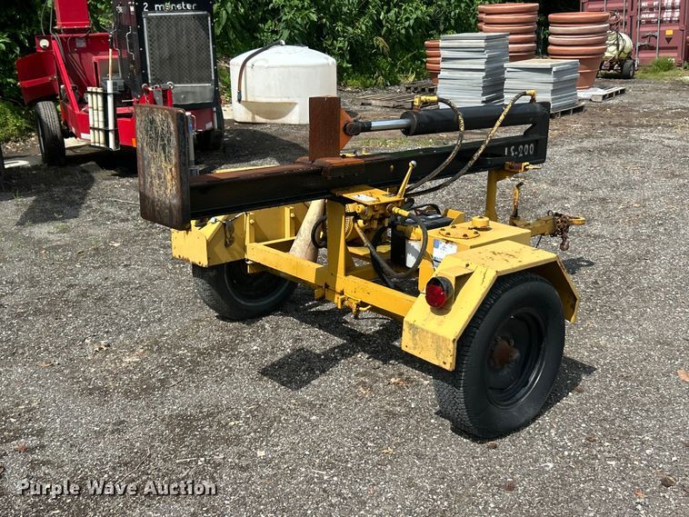 image for item FC2759 1993 Vermeer LS200 log splitter 