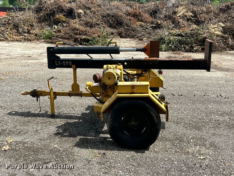 image for item FC2759 1993 Vermeer LS200 log splitter 