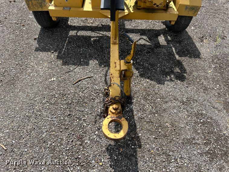 image for item FC2759 1993 Vermeer LS200 log splitter 