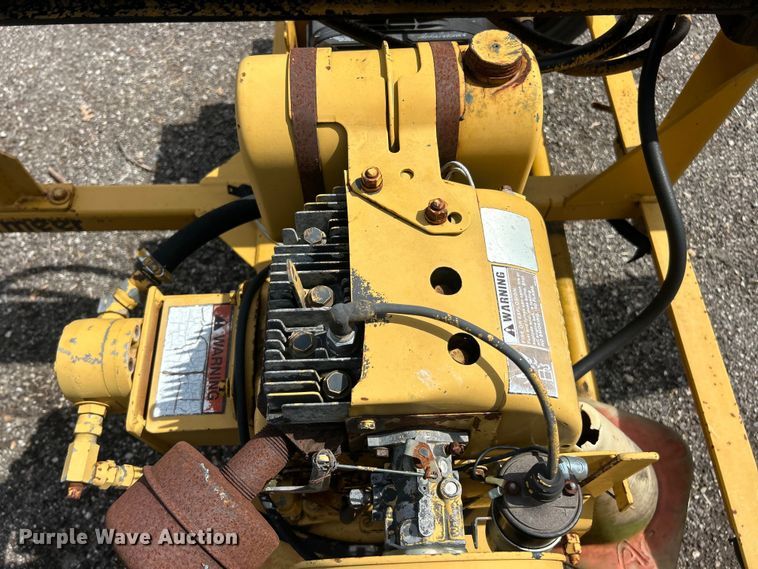 image for item FC2759 1993 Vermeer LS200 log splitter 