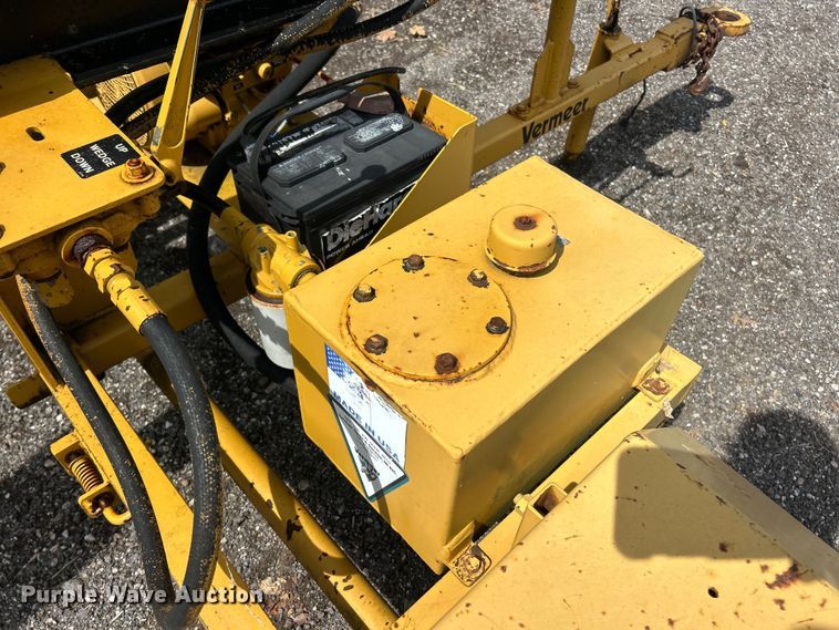 image for item FC2759 1993 Vermeer LS200 log splitter 