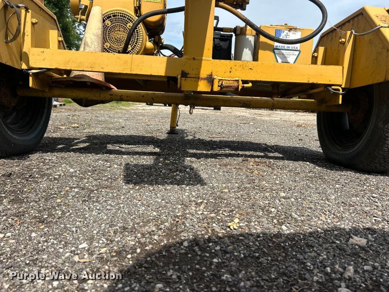 image for item FC2759 1993 Vermeer LS200 log splitter 