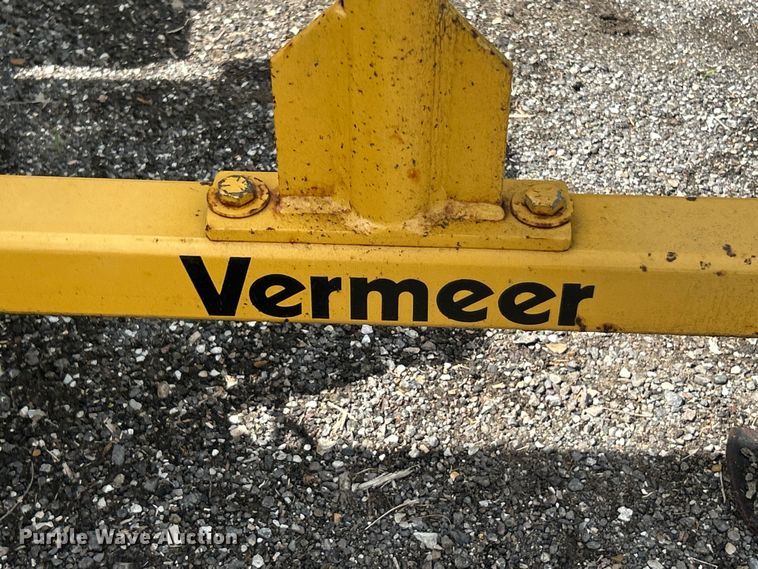 image for item FC2759 1993 Vermeer LS200 log splitter 