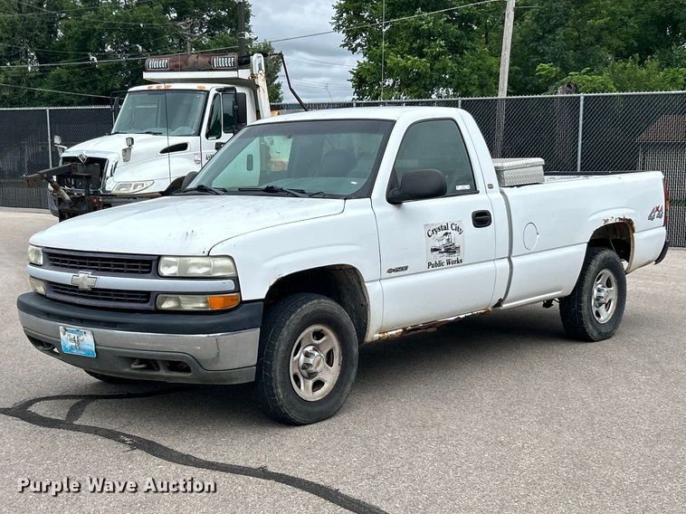 image for item FC2809 2001 Chevrolet Silverado 1500 pickup truck
