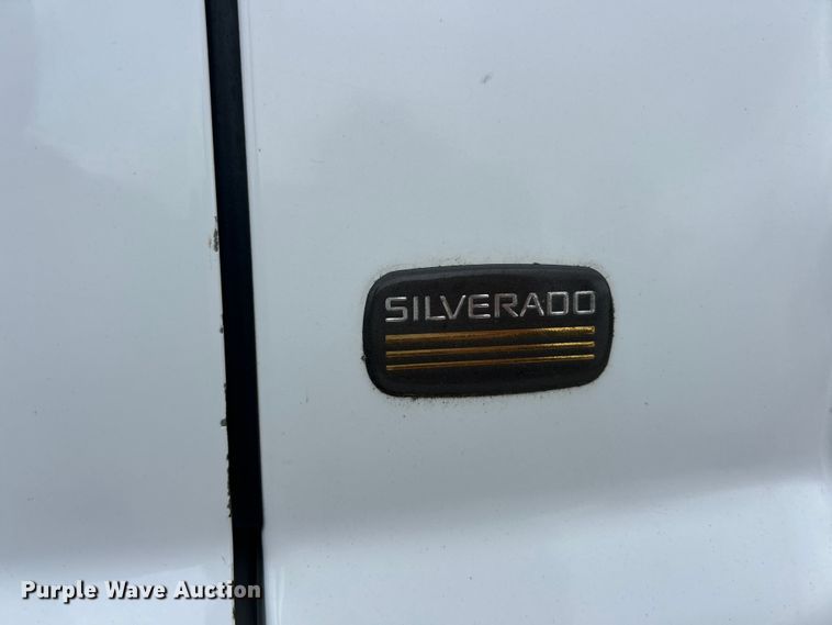 image for item FC2809 2001 Chevrolet Silverado 1500 pickup truck