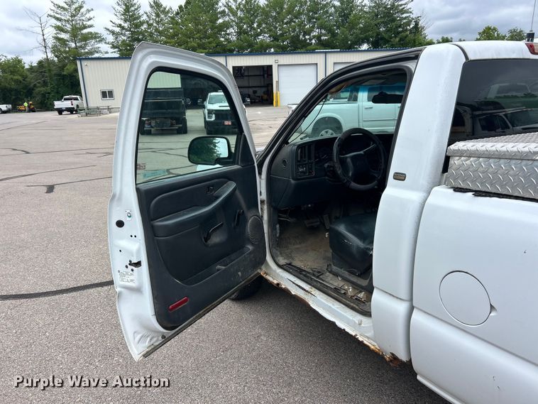 image for item FC2809 2001 Chevrolet Silverado 1500 pickup truck
