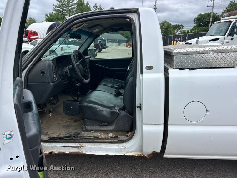 image for item FC2809 2001 Chevrolet Silverado 1500 pickup truck
