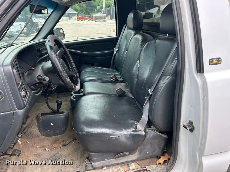 image for item FC2809 2001 Chevrolet Silverado 1500 pickup truck