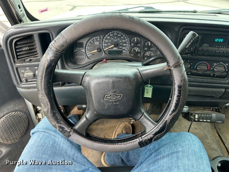 image for item FC2809 2001 Chevrolet Silverado 1500 pickup truck