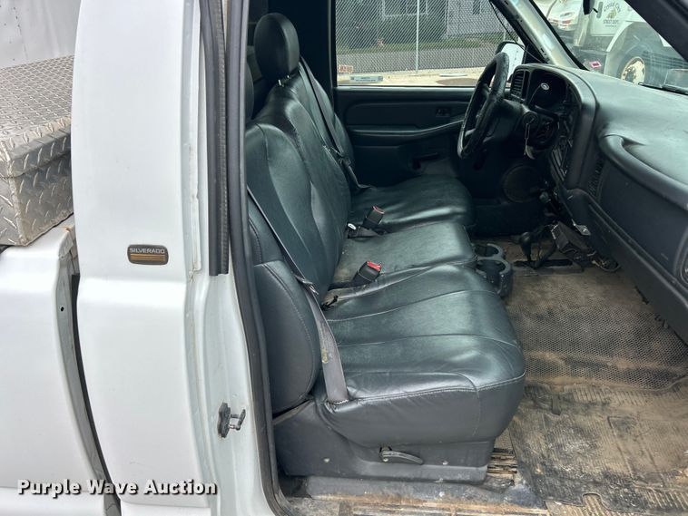 image for item FC2809 2001 Chevrolet Silverado 1500 pickup truck