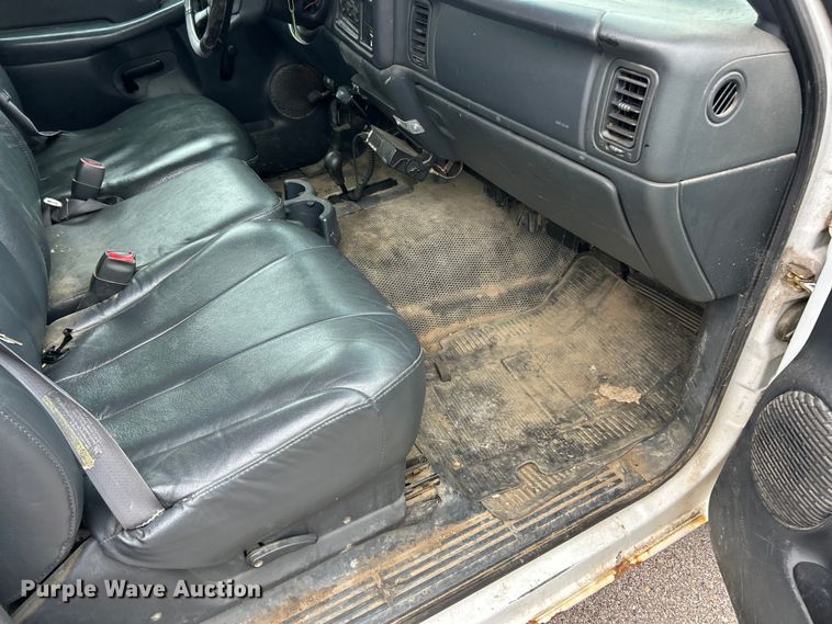 image for item FC2809 2001 Chevrolet Silverado 1500 pickup truck