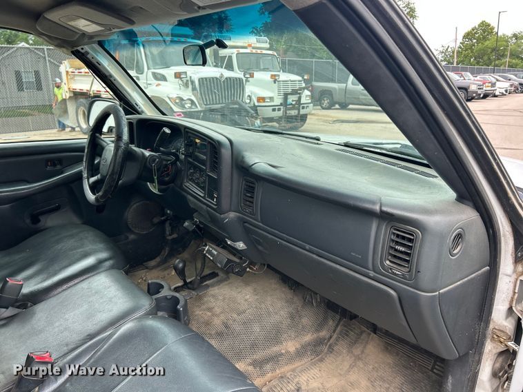 image for item FC2809 2001 Chevrolet Silverado 1500 pickup truck