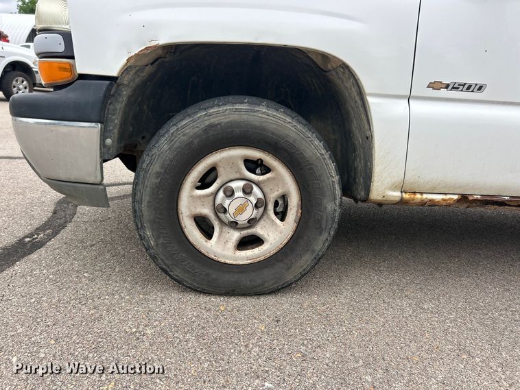image for item FC2809 2001 Chevrolet Silverado 1500 pickup truck