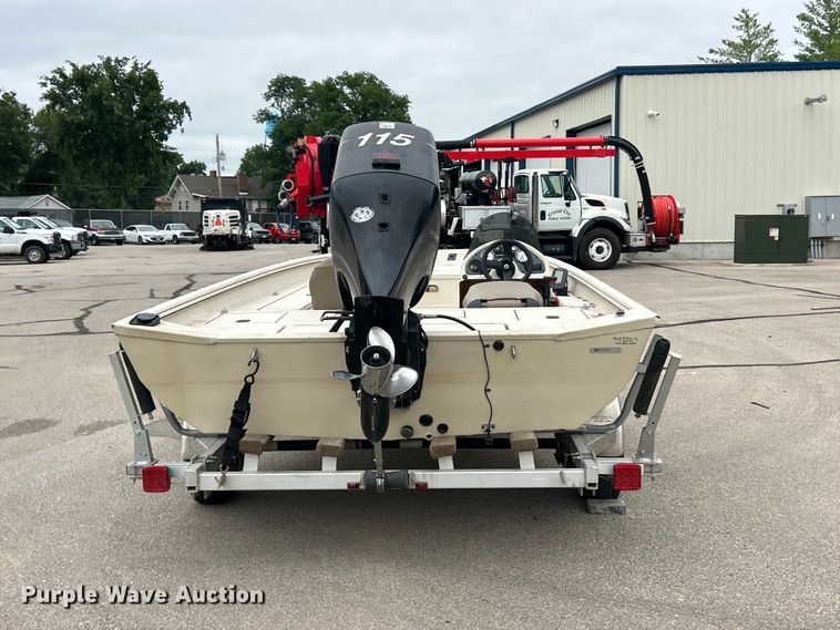 image for item FC2812 2006 Express boat