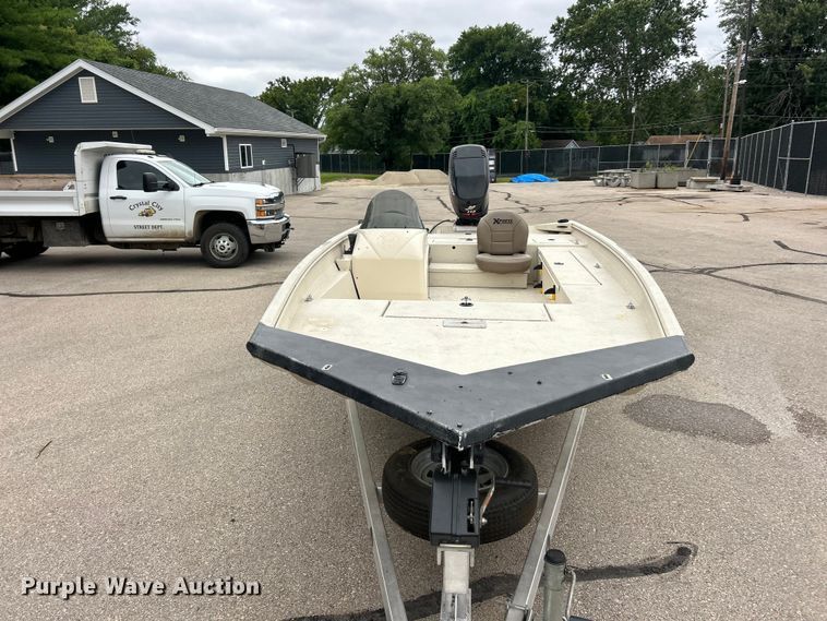 image for item FC2812 2006 Express boat