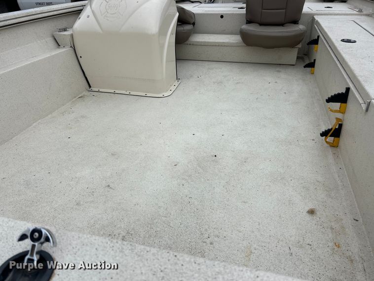 image for item FC2812 2006 Express boat