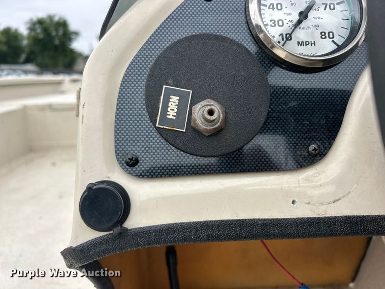 image for item FC2812 2006 Express boat