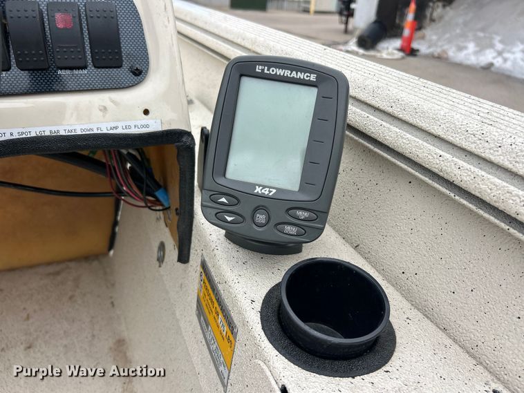 image for item FC2812 2006 Express boat