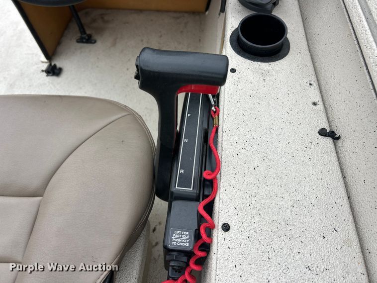 image for item FC2812 2006 Express boat