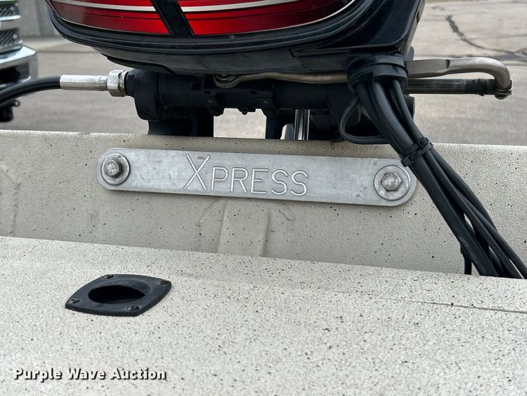image for item FC2812 2006 Express boat