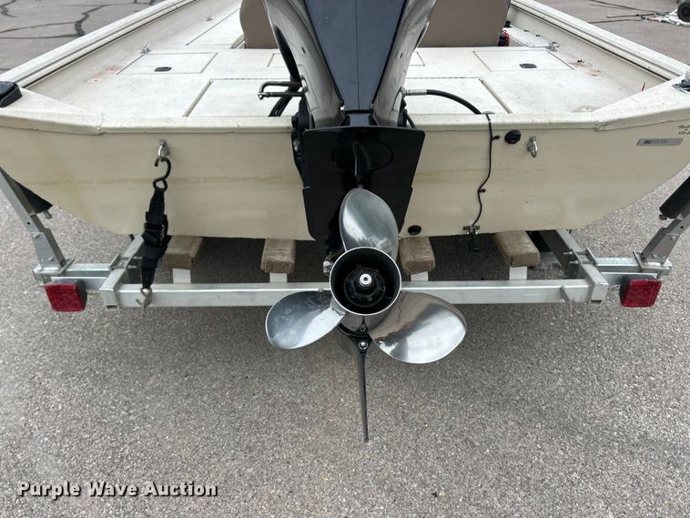 image for item FC2812 2006 Express boat