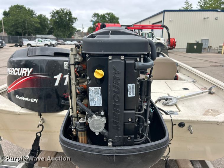 image for item FC2812 2006 Express boat