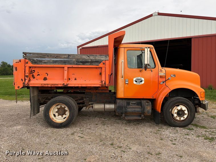 image for item FC3122 1997 International 4700 dump truck