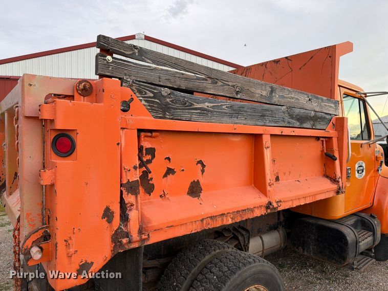 image for item FC3122 1997 International 4700 dump truck