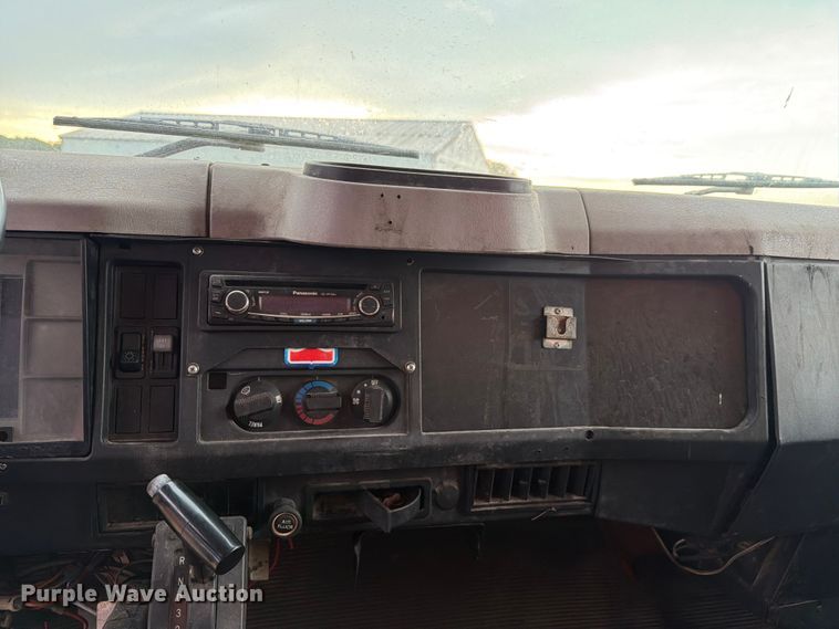 image for item FC3122 1997 International 4700 dump truck