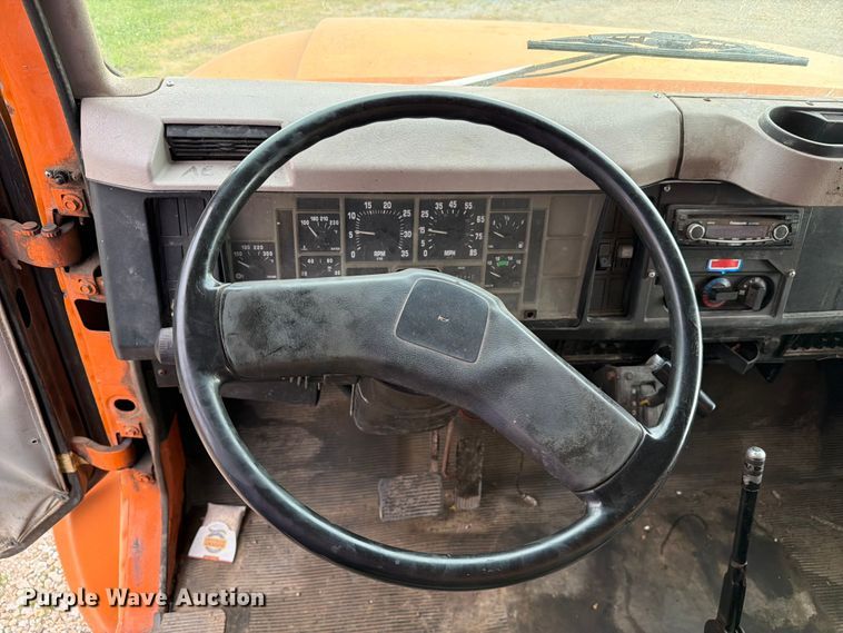 image for item FC3122 1997 International 4700 dump truck