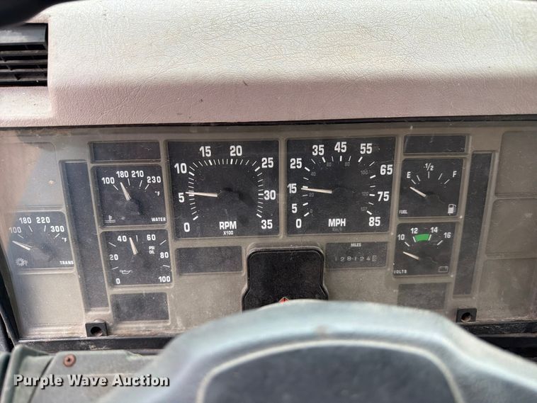 image for item FC3122 1997 International 4700 dump truck