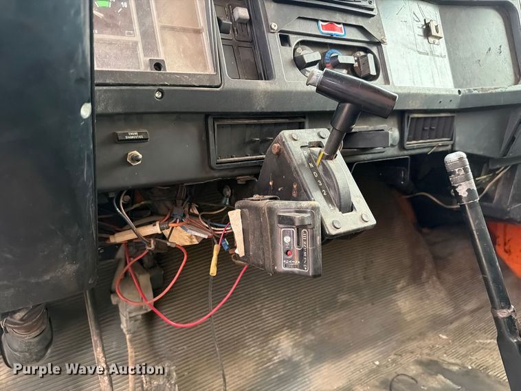 image for item FC3122 1997 International 4700 dump truck