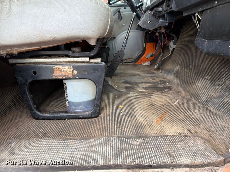 image for item FC3122 1997 International 4700 dump truck