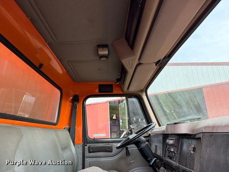 image for item FC3122 1997 International 4700 dump truck