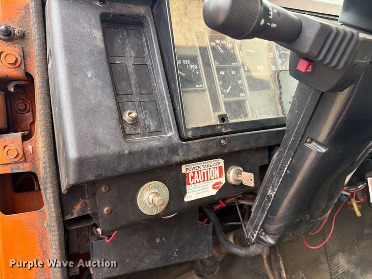 image for item FC3122 1997 International 4700 dump truck