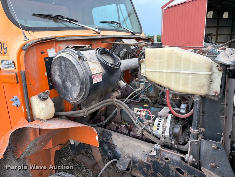 image for item FC3122 1997 International 4700 dump truck